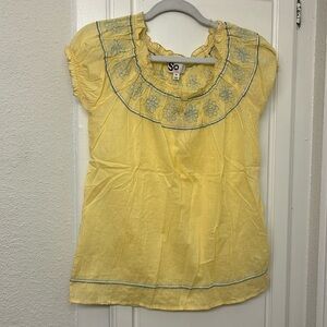 Yellow Peasant Top Blue Flower NWT SO New Kohls Floral Lightweight Summer